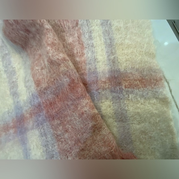 GLEN CREE Mohair Pink and Cream Scarf - Picture 3 of 5